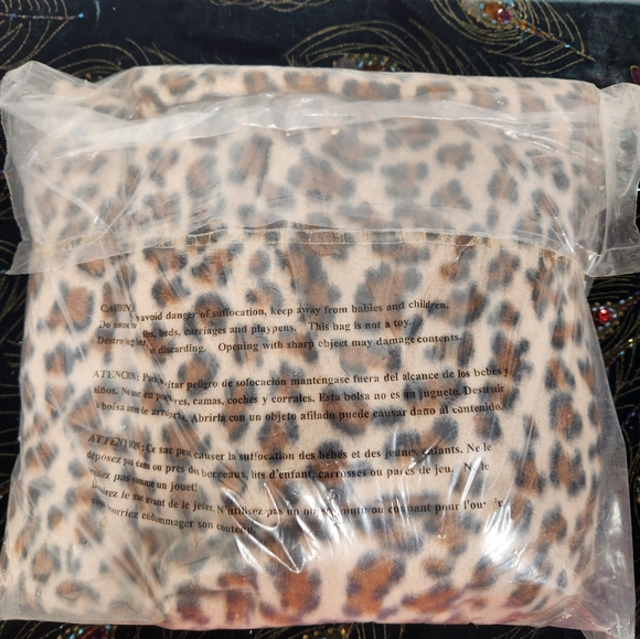 Snuggie - Picture 2 of 2